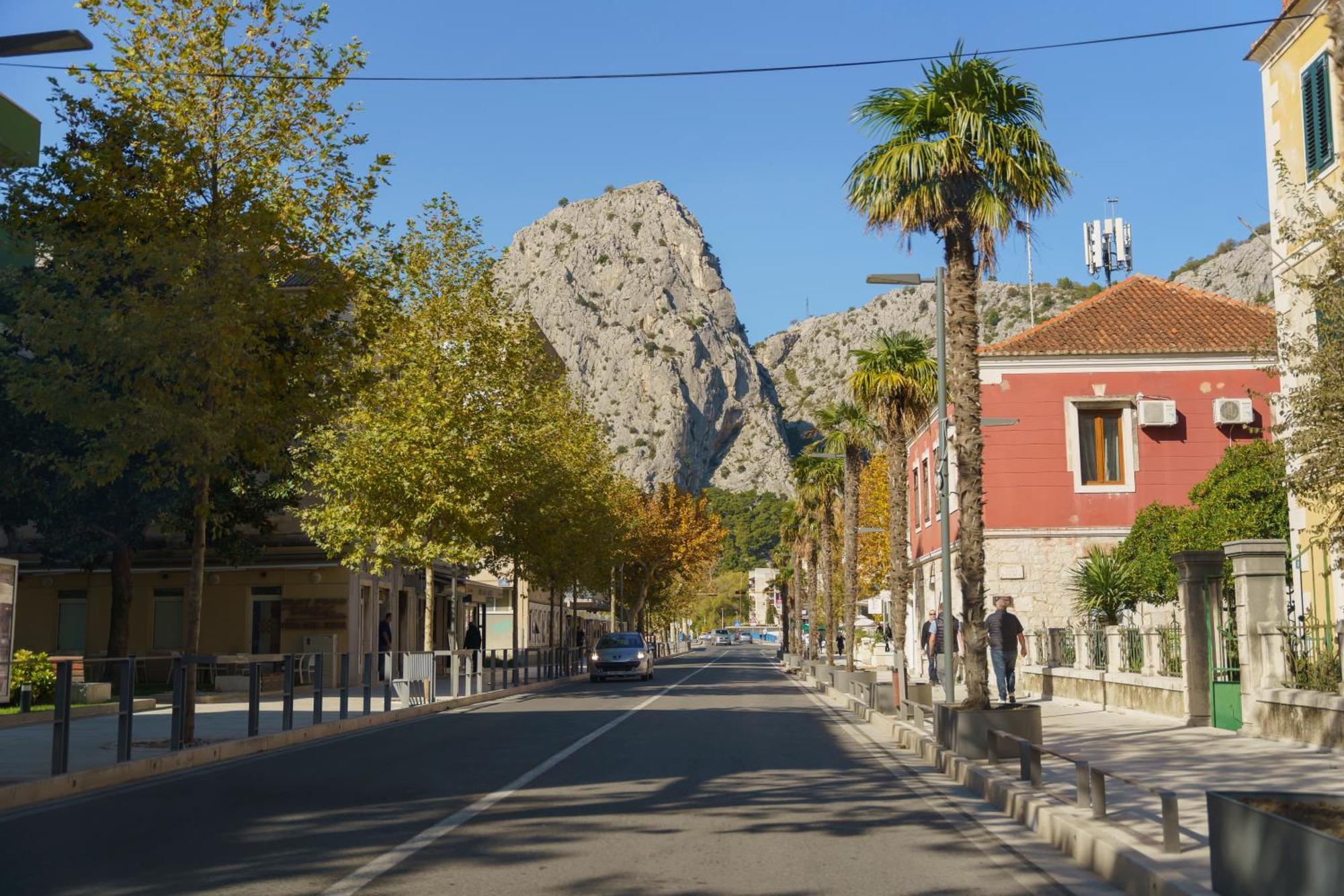 Sunny Apartment Omiš Екстериор снимка