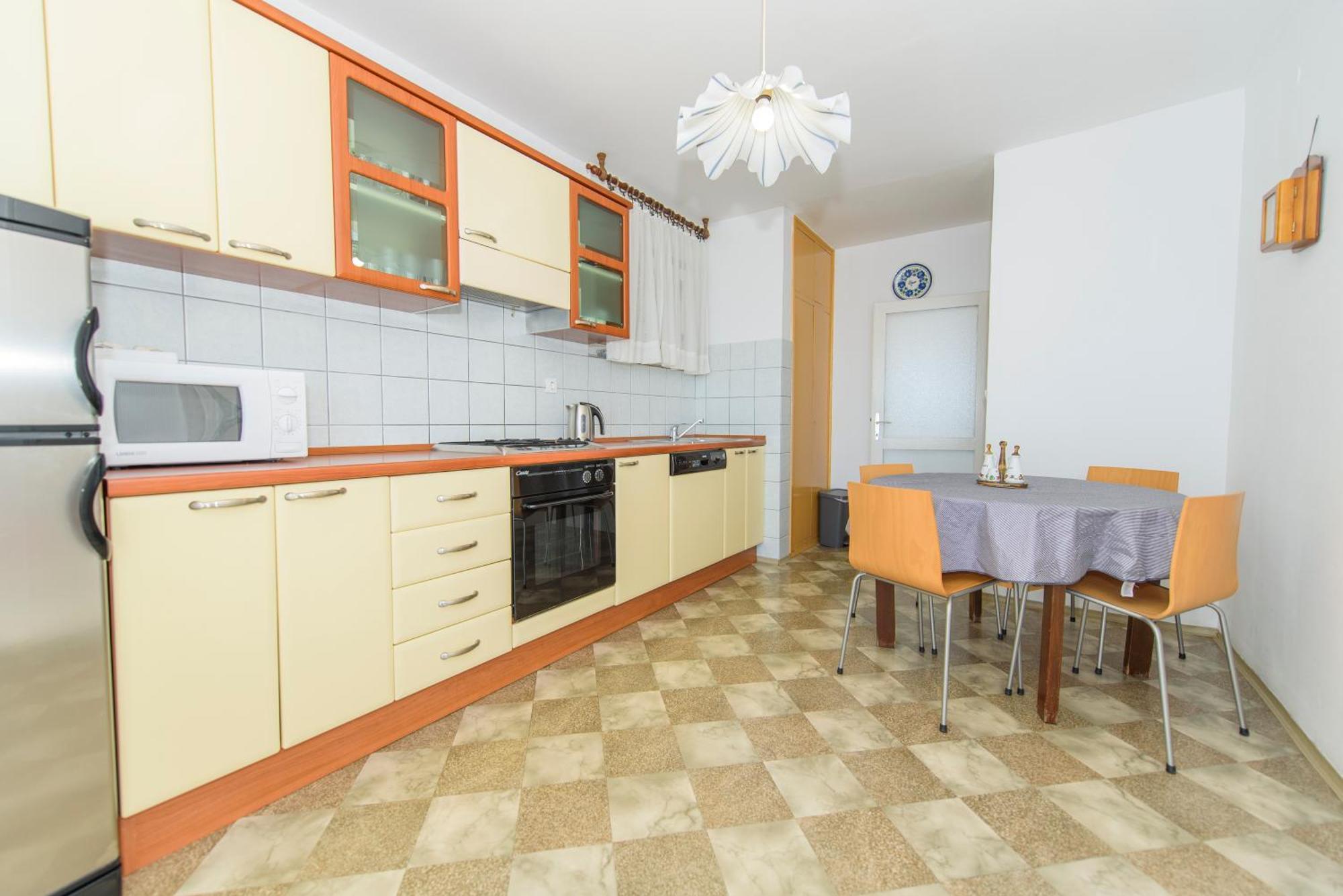 Sunny Apartment Omiš Екстериор снимка