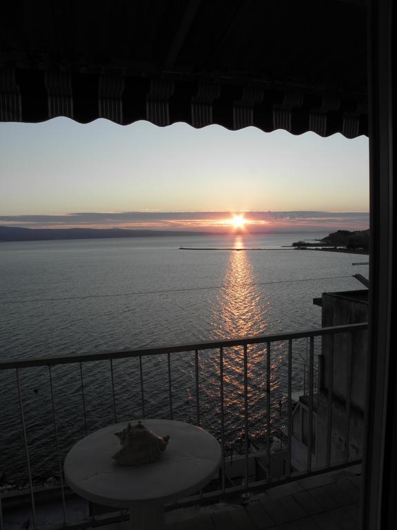 Sunny Apartment Omiš Стая снимка